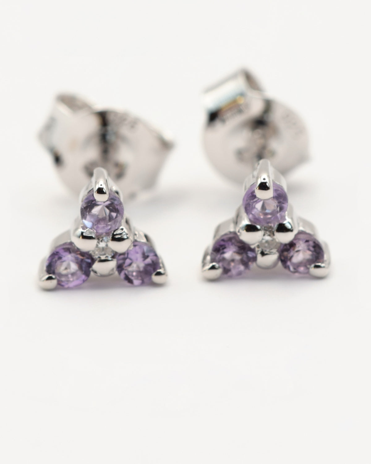 Flora Ohrstecker mit Pink Amethyst, 925er Sterlingsilber rhodiniert – Frontansicht