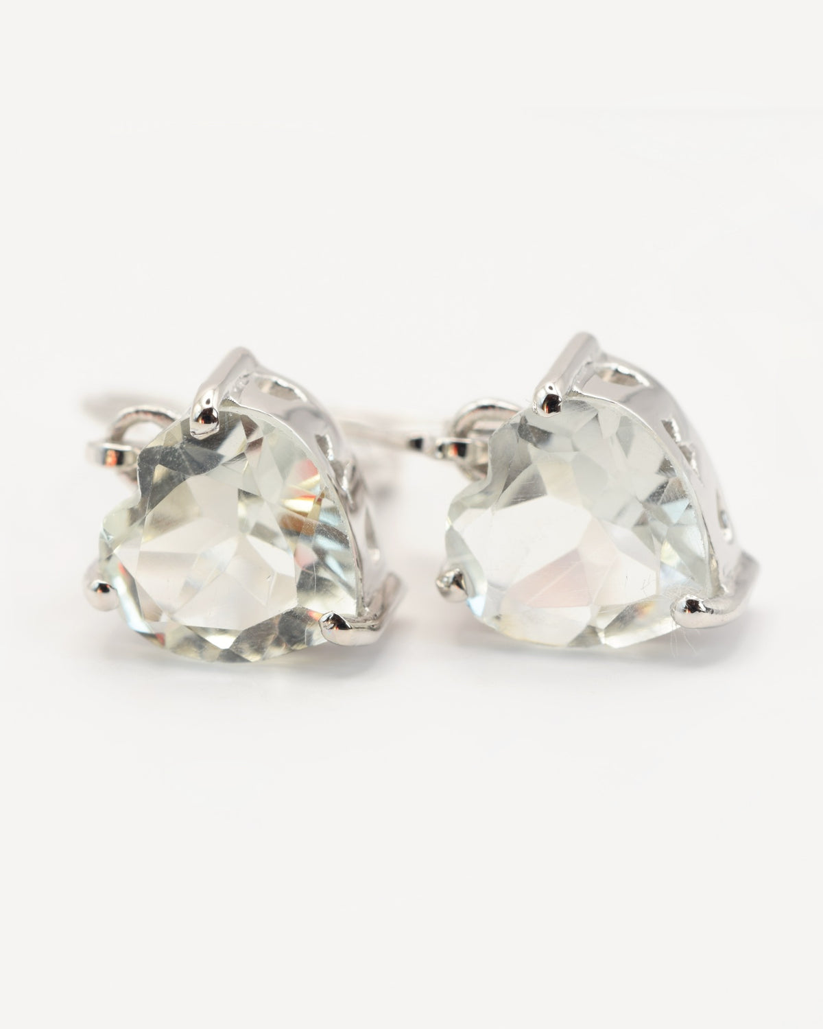 Ondine Ohrhänger aus 925 Sterlingsilber mit Prasiolith, Herz 8 mm, Frontansicht